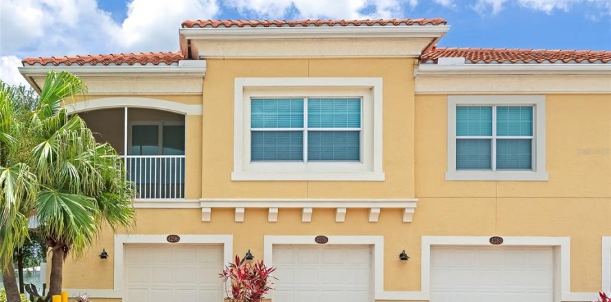 Townhouse in Osprey, Florida 2 bedrooms, 105.44 sq.m. № 2212938