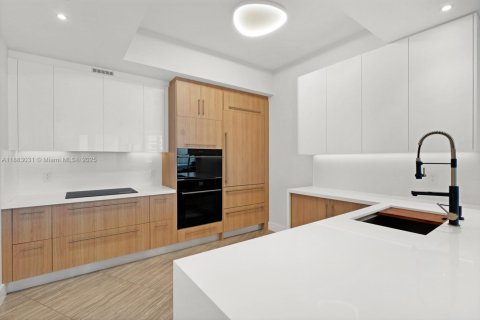 Condo in Sunny Isles Beach, Florida, 3 bedrooms  № 1942165 - photo 6