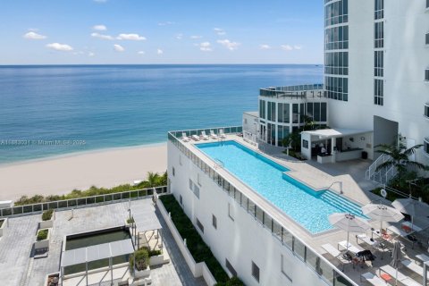 Condo in Sunny Isles Beach, Florida, 3 bedrooms  № 1942165 - photo 25