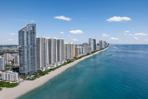 Condo in Sunny Isles Beach, Florida, 3 bedrooms  № 1942165 - photo 24