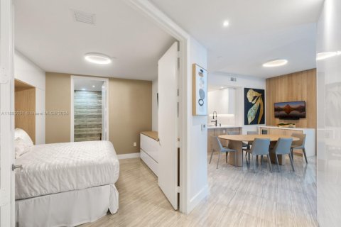 Condo in Sunny Isles Beach, Florida, 3 bedrooms  № 1942165 - photo 18