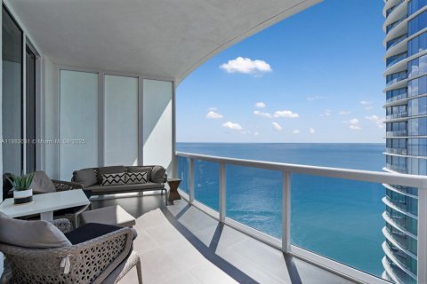 Condo in Sunny Isles Beach, Florida, 3 bedrooms  № 1942165 - photo 13