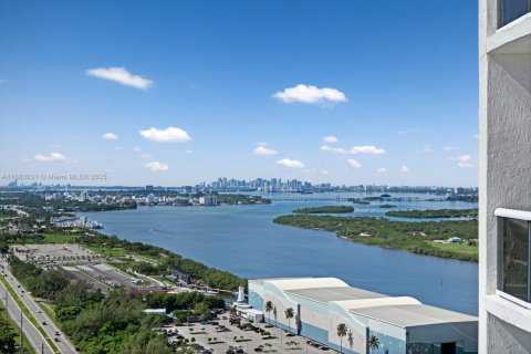 Condo in Sunny Isles Beach, Florida, 3 bedrooms  № 1942165 - photo 12