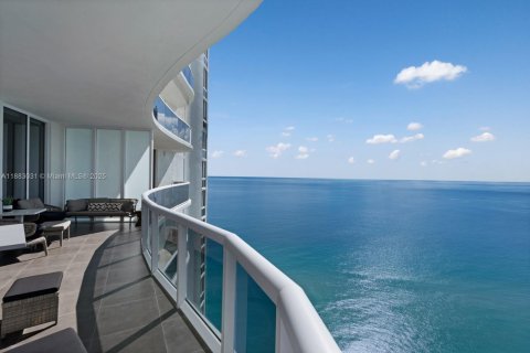 Condo in Sunny Isles Beach, Florida, 3 bedrooms  № 1942165 - photo 11