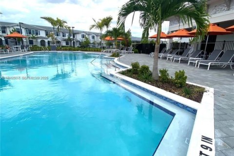 Touwnhouse à louer à Homestead, Floride: 3 chambres, 129.41 m2 № 1999978 - photo 5