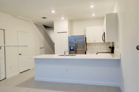 Touwnhouse à louer à Homestead, Floride: 3 chambres, 129.41 m2 № 1999978 - photo 19