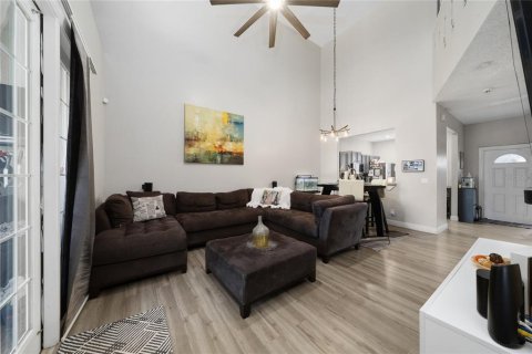 Touwnhouse à vendre à Orlando, Floride: 3 chambres, 143.35 m2 № 2377965 - photo 10