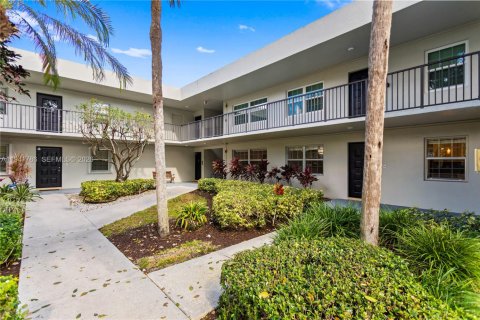 Condo à Pompano Beach, Floride, 3 chambres  № 1999148
