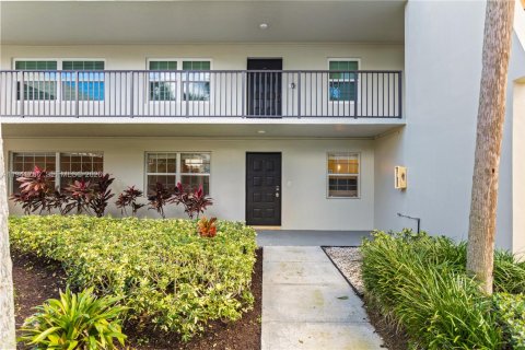 Copropriété à vendre à Pompano Beach, Floride: 3 chambres, 139.35 m2 № 1999148 - photo 2