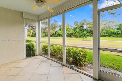 Copropriété à vendre à Pompano Beach, Floride: 3 chambres, 139.35 m2 № 1999148 - photo 11