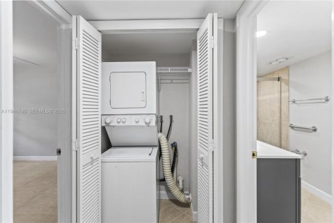 Copropriété à vendre à Pompano Beach, Floride: 3 chambres, 139.35 m2 № 1999148 - photo 20