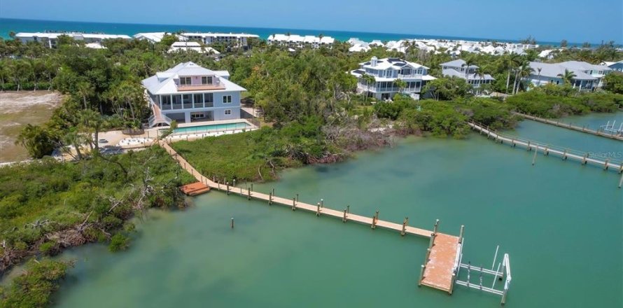 Villa ou maison à Boca Grande, Floride 4 chambres, 327.85 m2 № 2408814