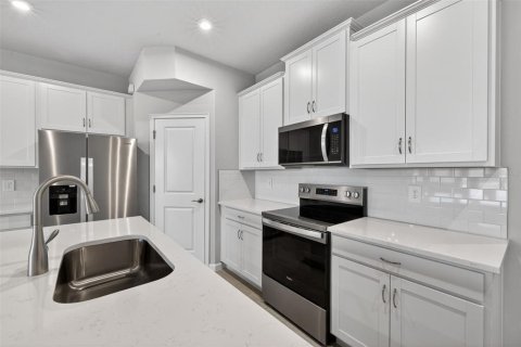 Townhouse in Parrish, Florida 3 bedrooms, 157.1 sq.m. № 2393484 - photo 2