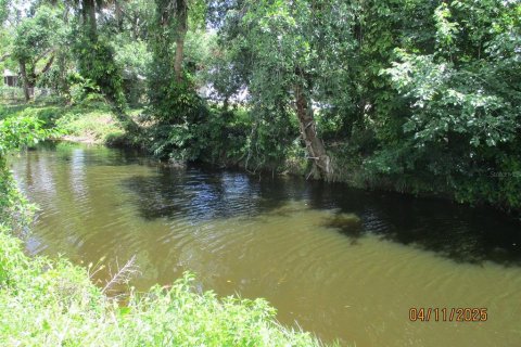 House in Okeechobee, Florida 4 bedrooms, 161.65 sq.m. № 1718267 - photo 11