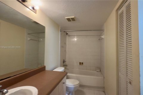 Купить кондоминиум в Уэст-Палм-Бич, Флорида 3 спальни, 120.77м2, № 1804162 - фото 16
