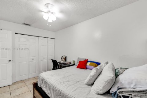 Townhouse in Miami Gardens, Florida 2 bedrooms, 84.73 sq.m. № 2392057 - photo 20