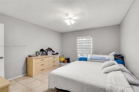 Townhouse in Miami Gardens, Florida 2 bedrooms, 84.73 sq.m. № 2392057 - photo 17