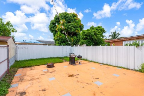 Townhouse in Miami Gardens, Florida 2 bedrooms, 84.73 sq.m. № 2392057 - photo 24