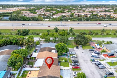 Townhouse in Miami Gardens, Florida 2 bedrooms, 84.73 sq.m. № 2392057 - photo 6