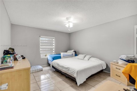 Townhouse in Miami Gardens, Florida 2 bedrooms, 84.73 sq.m. № 2392057 - photo 16