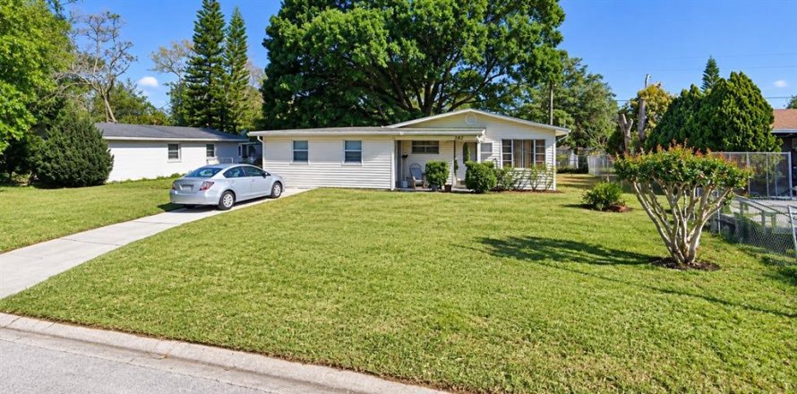 Villa ou maison à Altamonte Springs, Floride 3 chambres, 115.29 m2 № 2414891