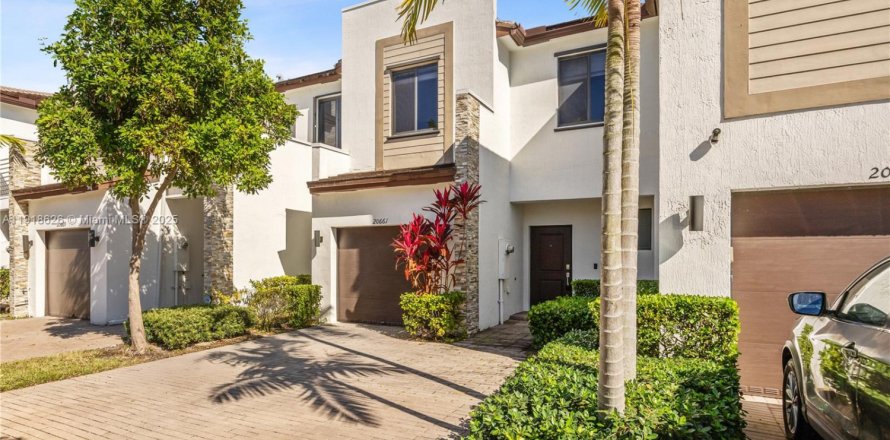 Таунхаус в Майами, Флорида 3 спальни, 128.02м2 № 1973274