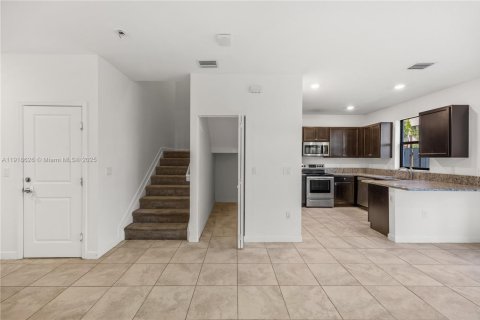 Купить таунхаус в Майами, Флорида 3 спальни, 128.02м2, № 1973274 - фото 17