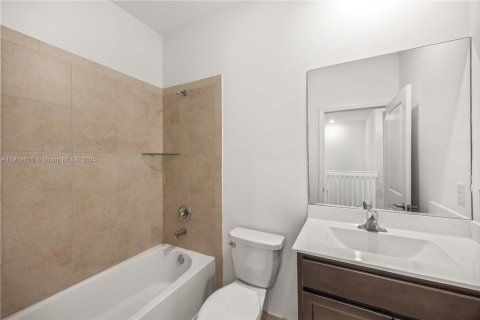 Купить таунхаус в Майами, Флорида 3 спальни, 128.02м2, № 1973274 - фото 30