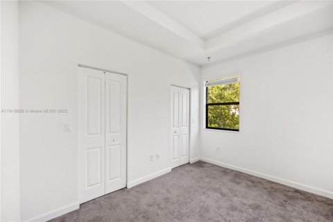 Купить таунхаус в Майами, Флорида 3 спальни, 128.02м2, № 1973274 - фото 24