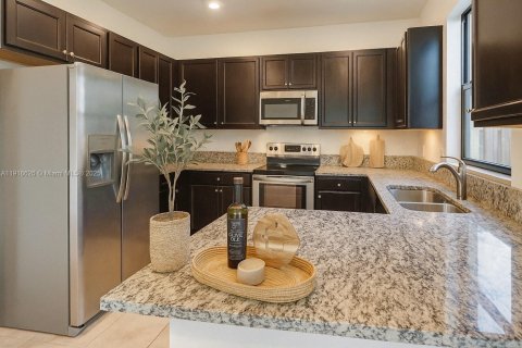 Купить таунхаус в Майами, Флорида 3 спальни, 128.02м2, № 1973274 - фото 5