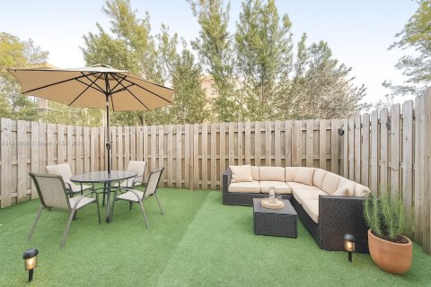 Купить таунхаус в Майами, Флорида 3 спальни, 128.02м2, № 1973274 - фото 11