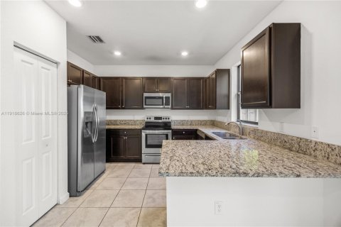Купить таунхаус в Майами, Флорида 3 спальни, 128.02м2, № 1973274 - фото 6