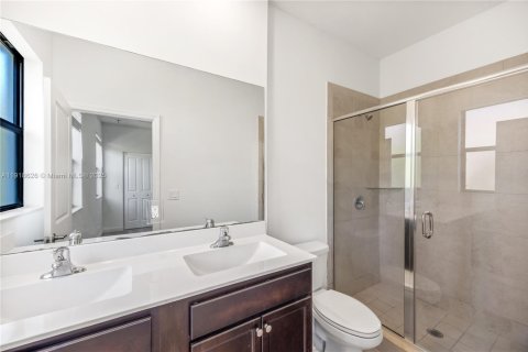 Купить таунхаус в Майами, Флорида 3 спальни, 128.02м2, № 1973274 - фото 10