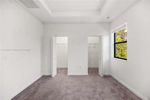 Купить таунхаус в Майами, Флорида 3 спальни, 128.02м2, № 1973274 - фото 23