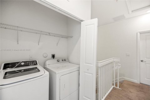 Купить таунхаус в Майами, Флорида 3 спальни, 128.02м2, № 1973274 - фото 29