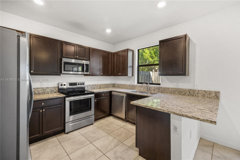 Купить таунхаус в Майами, Флорида 3 спальни, 128.02м2, № 1973274 - фото 18