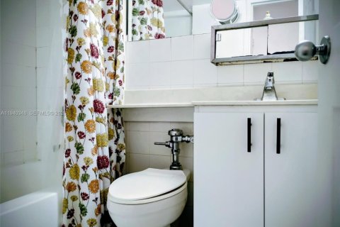 Купить кондоминиум в Майами-Бич, Флорида 1 спальня, 68.47м2, № 1998276 - фото 15