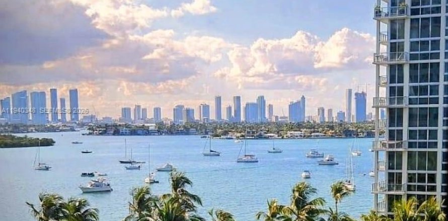 Кондоминиум с 1 спальней в Майами-Бич, Флорида № 1998276