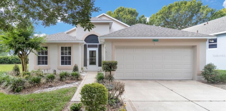 House in Clermont, Florida 2 bedrooms, 126.63 sq.m. № 2121788