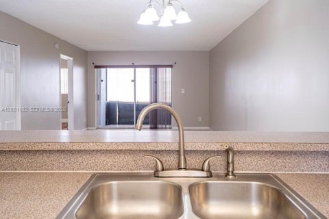 Copropriété à louer à Delray Beach, Floride: 2 chambres, 94.2 m2 № 2076581 - photo 8