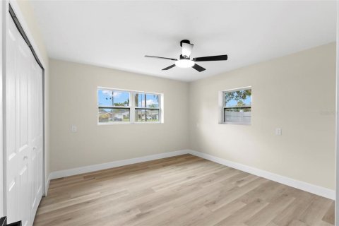 House in Saint Petersburg, Florida 3 bedrooms, 109.16 sq.m. № 2215542 - photo 20