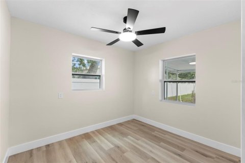 House in Saint Petersburg, Florida 3 bedrooms, 109.16 sq.m. № 2215542 - photo 22