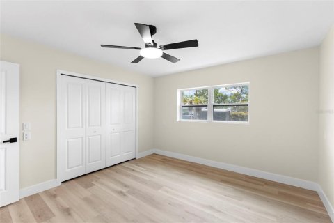House in Saint Petersburg, Florida 3 bedrooms, 109.16 sq.m. № 2215542 - photo 21