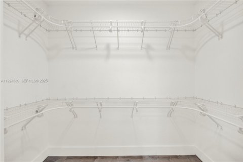 Condo in Pembroke Pines, Florida, 3 bedrooms  № 1991977 - photo 18