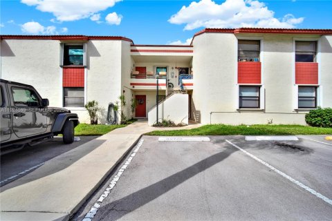 Condo in Pembroke Pines, Florida, 3 bedrooms  № 1991977 - photo 21