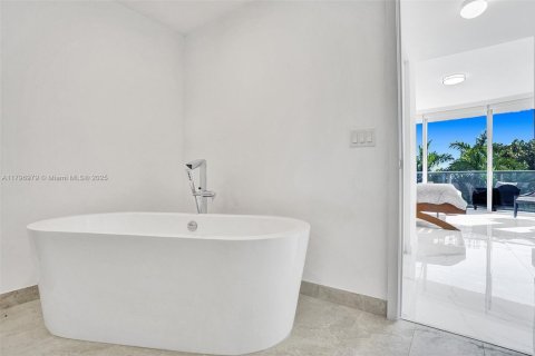 Condominio en venta en Miami, Florida, 3 dormitorios, 173.26 m2 № 1937132 - foto 30