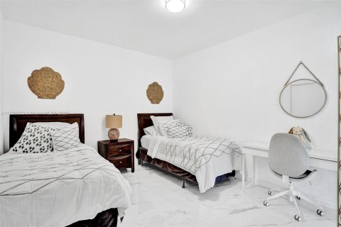 Condominio en venta en Miami, Florida, 3 dormitorios, 173.26 m2 № 1937132 - foto 10