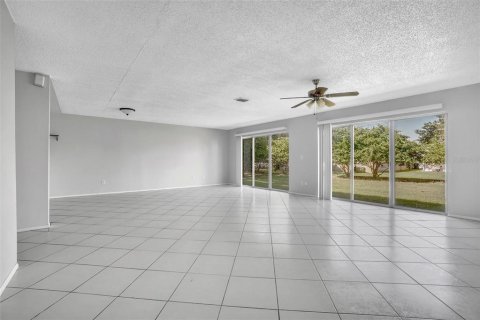 Villa ou maison à vendre à Orlando, Floride: 3 chambres, 138.8 m2 № 2142079 - photo 2