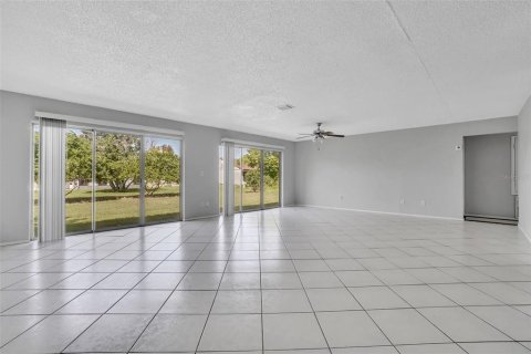 Villa ou maison à vendre à Orlando, Floride: 3 chambres, 138.8 m2 № 2142079 - photo 3