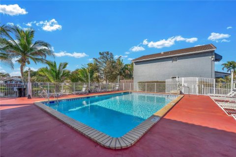 Copropriété à vendre à Hialeah, Floride: 2 chambres, 94.76 m2 № 2031261 - photo 17